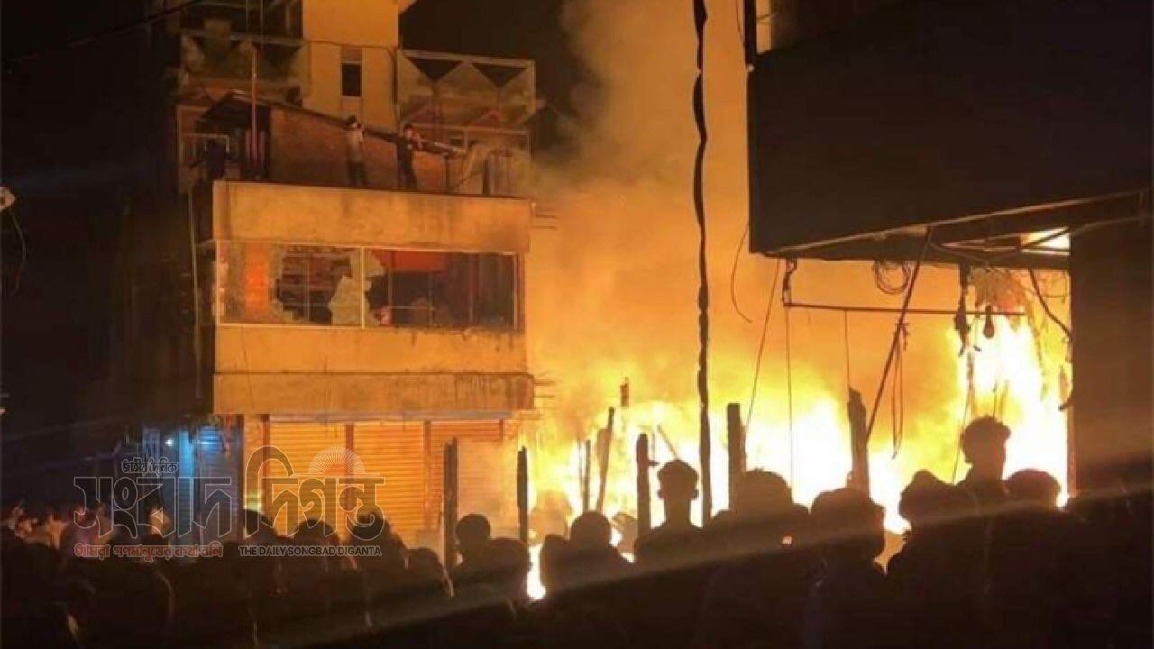 ভয়াবহ অগ্নিকাণ্ডে খাগড়াছড়ির একটি স্কুল ভস্মীভূত 
