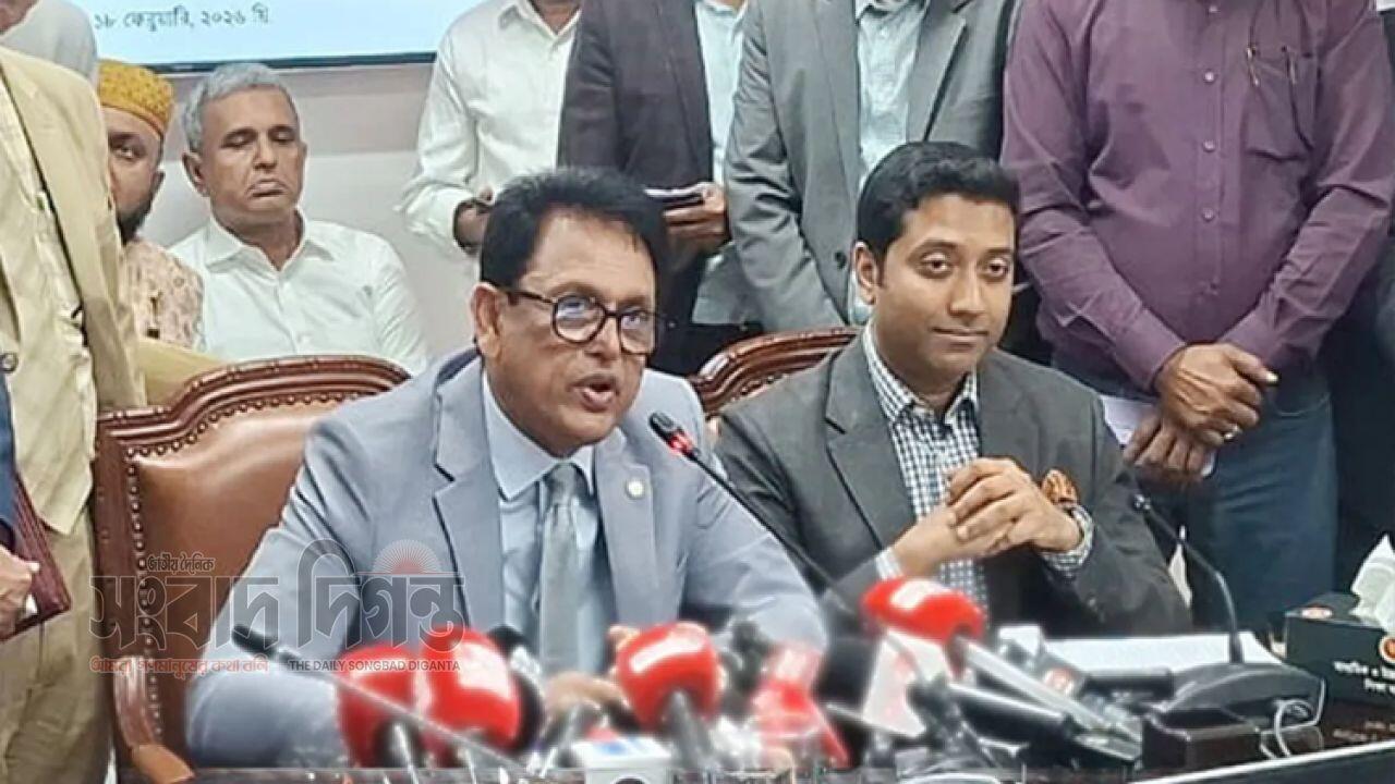 কারিকুলাম পরিবর্তনে কঠোর অবস্থান , এসএসসি কেন্দ্রে অনিয়মে সতর্কবার্তা