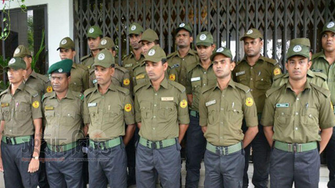 চিকিৎসকদের নিরাপত্তা জোরদারে বড় পদক্ষেপ, হাসপাতালে বাড়ছে আনসার মোতায়েন
