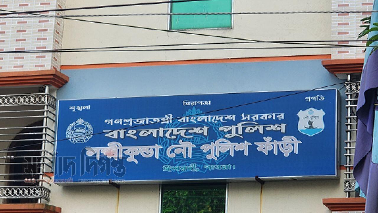 পদ্মা নদীতে টহলরত অবস্থায় নৌ পুলিশের উপর হামলা-গুলিবর্ষণ, ওসিসহ পুলিশের ৫ সদস্য গুলিবিদ্ধ 