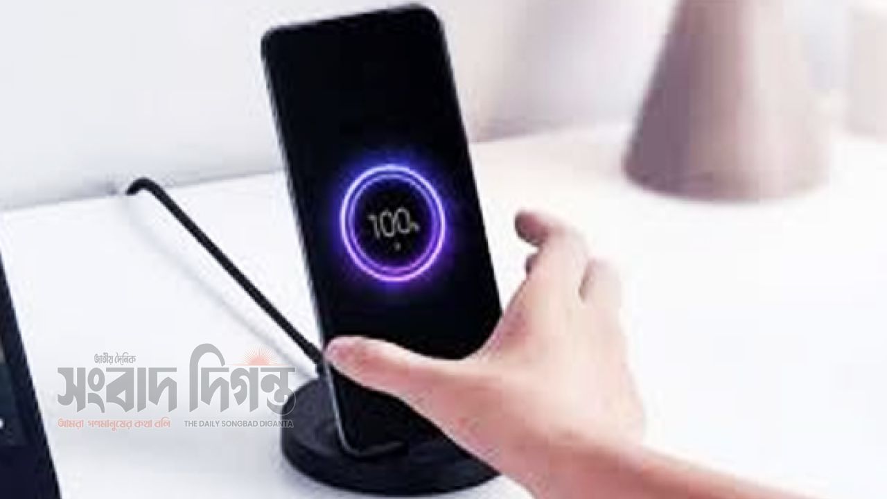 ভুল চার্জিং অভ্যাসে দ্রুত নষ্ট হচ্ছে স্মার্টফোন
