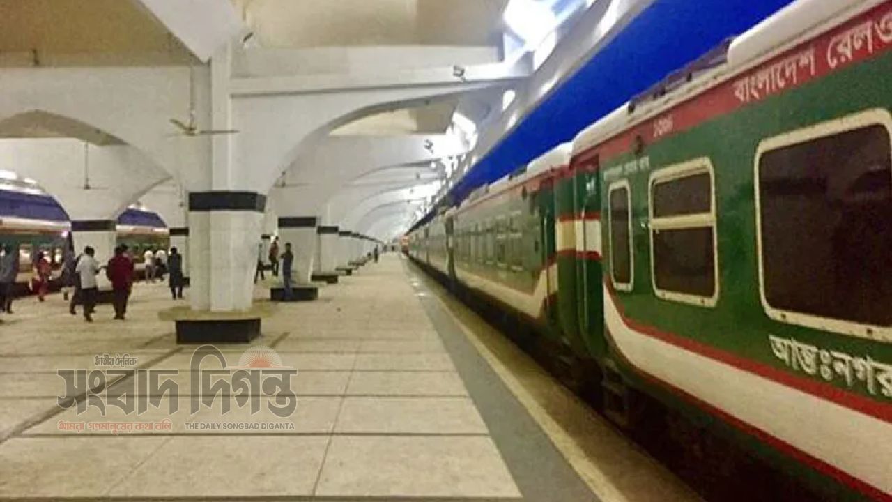 কমলাপুর রেলস্টেশনে ভয়াবহ দুর্ঘটনা, ট্রেনের নিচে কাটা পড়ে নারীর মৃত্যু 