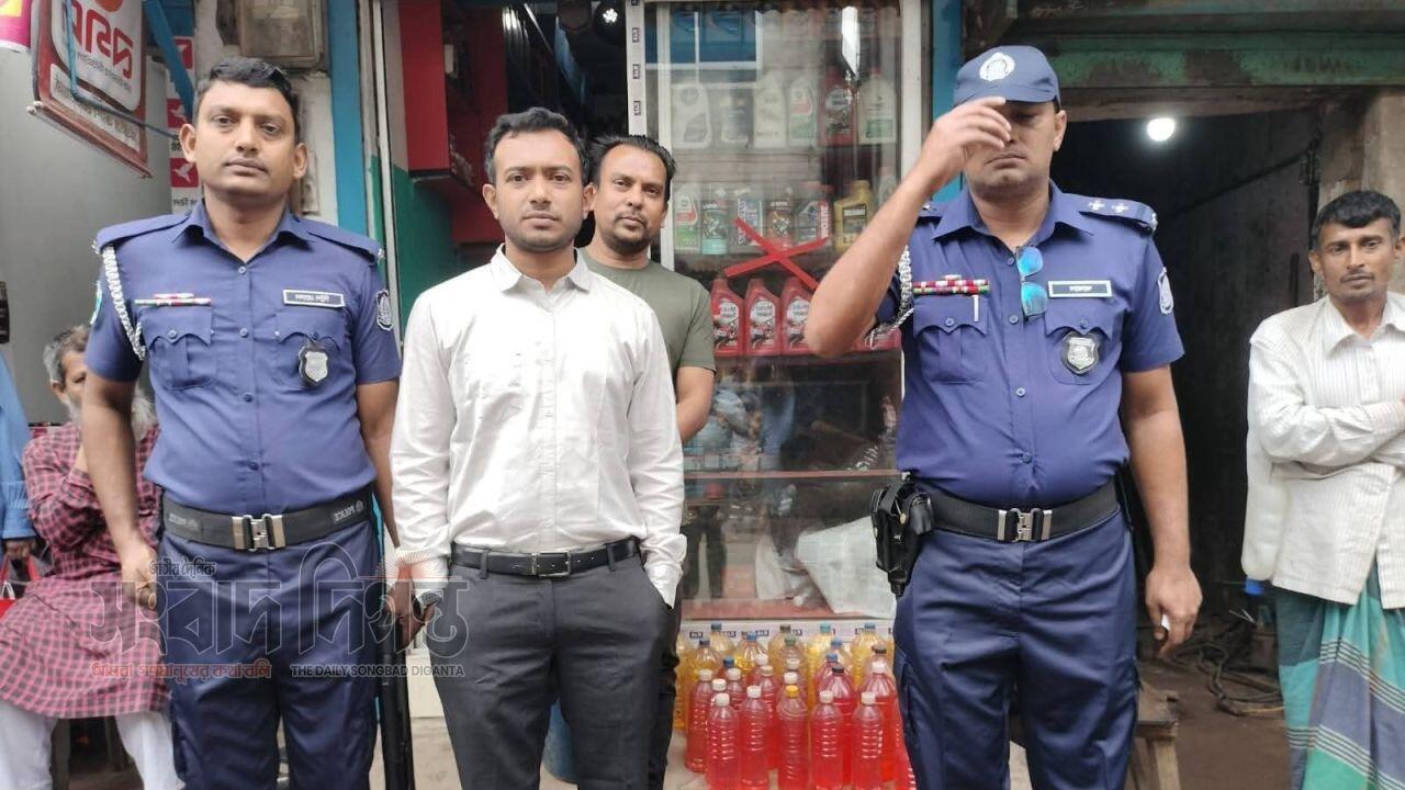 বগুড়ায় মা এন্টারপ্রাইজে অধিক মূল্যে পেট্রোল বিক্রি করার অপরাধে ৩০ হাজার টাকা জরিমানা 