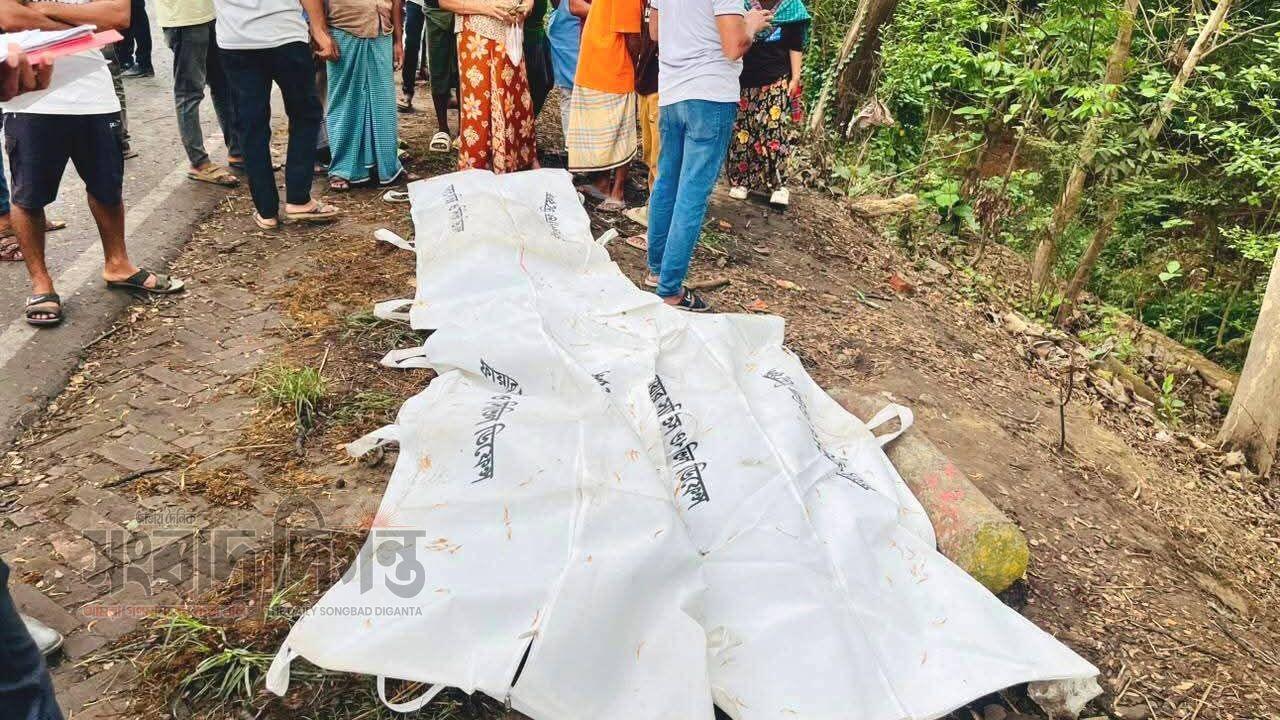 চট্টগ্রাম-কক্সবাজার মহাসড়কে পৃথক তিন সড়ক দূর্ঘটনায় নিহত ৫