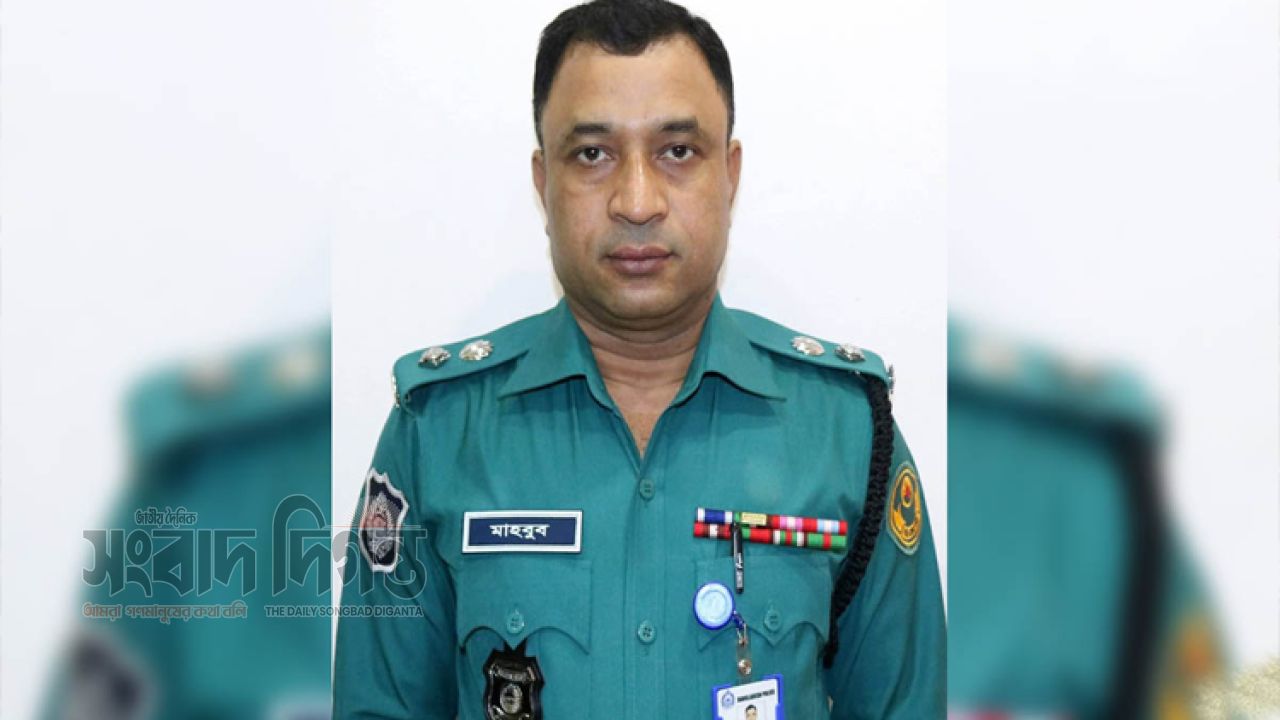 হত্যা মামলার আসামি ডিবি কর্মকর্তাকে এসপি পদায়ন নিয়ে তীব্র বিতর্ক