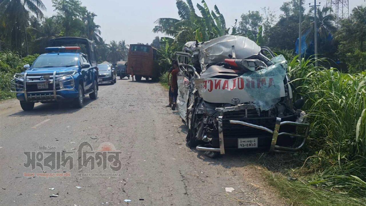 স্বামীর মরদেহ নিয়ে ফিরছিলেন বাড়ি, সড়কে প্রাণ গেল স্ত্রীরও 