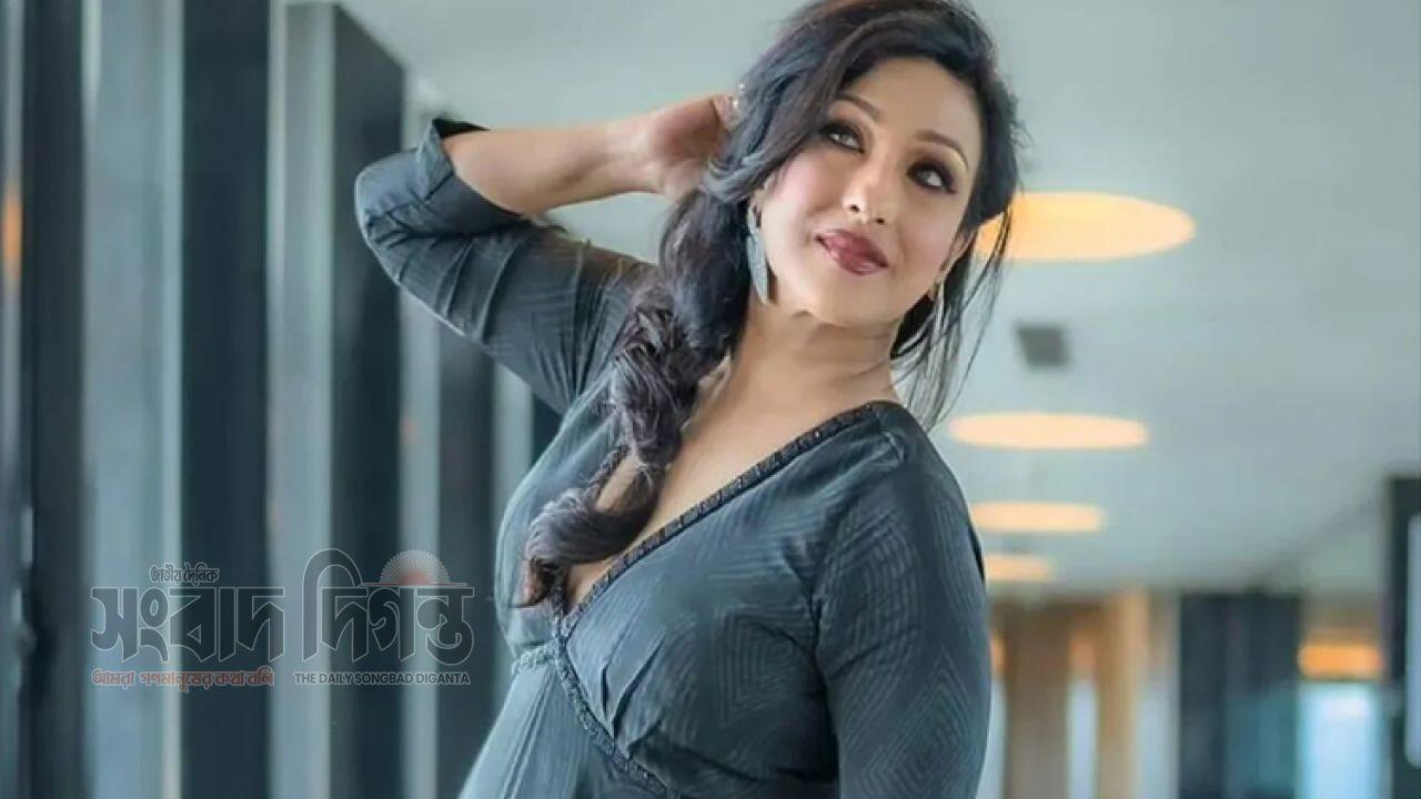 কিছু রাত নিঃশব্দেই বদলে দেয়  