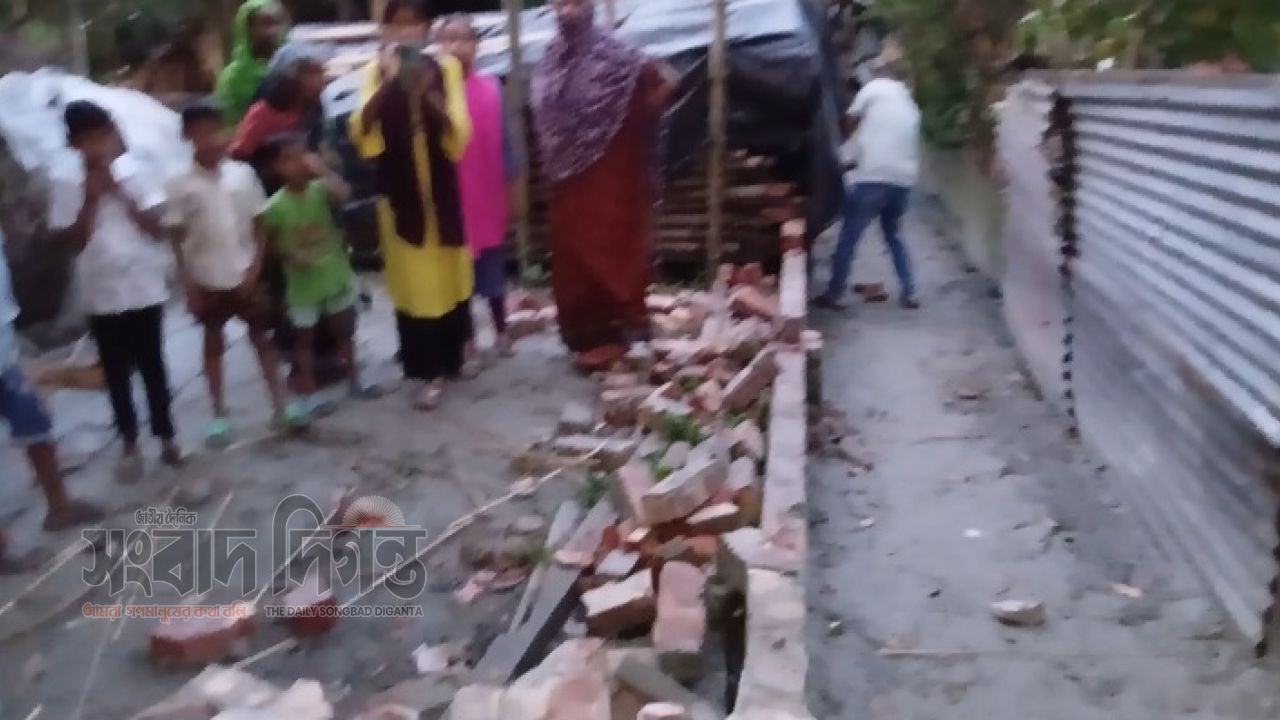 কালকিনিতে ১৪৪ ধারা উপেক্ষা করে পাকা স্থাপনা ভাঙচুরের অভিযোগ, এলাকায় উত্তেজনা  