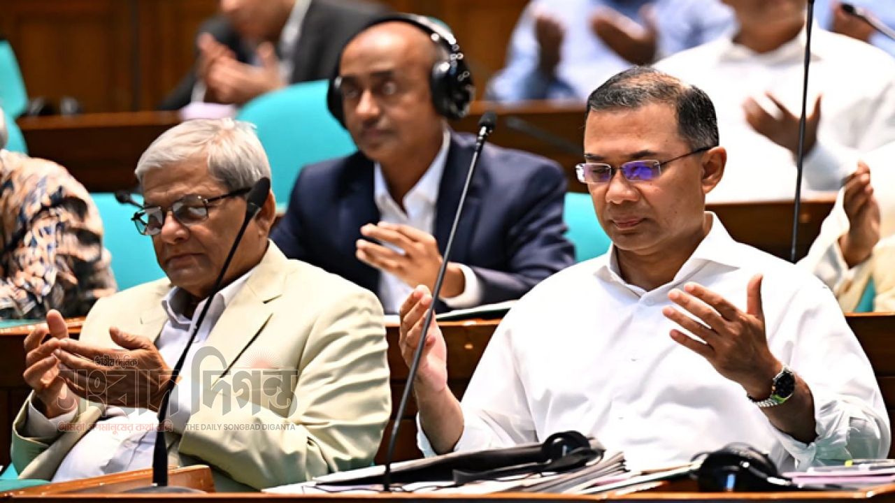 সংসদে আবেগঘন মুহূর্ত: শোক প্রস্তাবে তোফায়েলসহ ১৬ জনের নাম