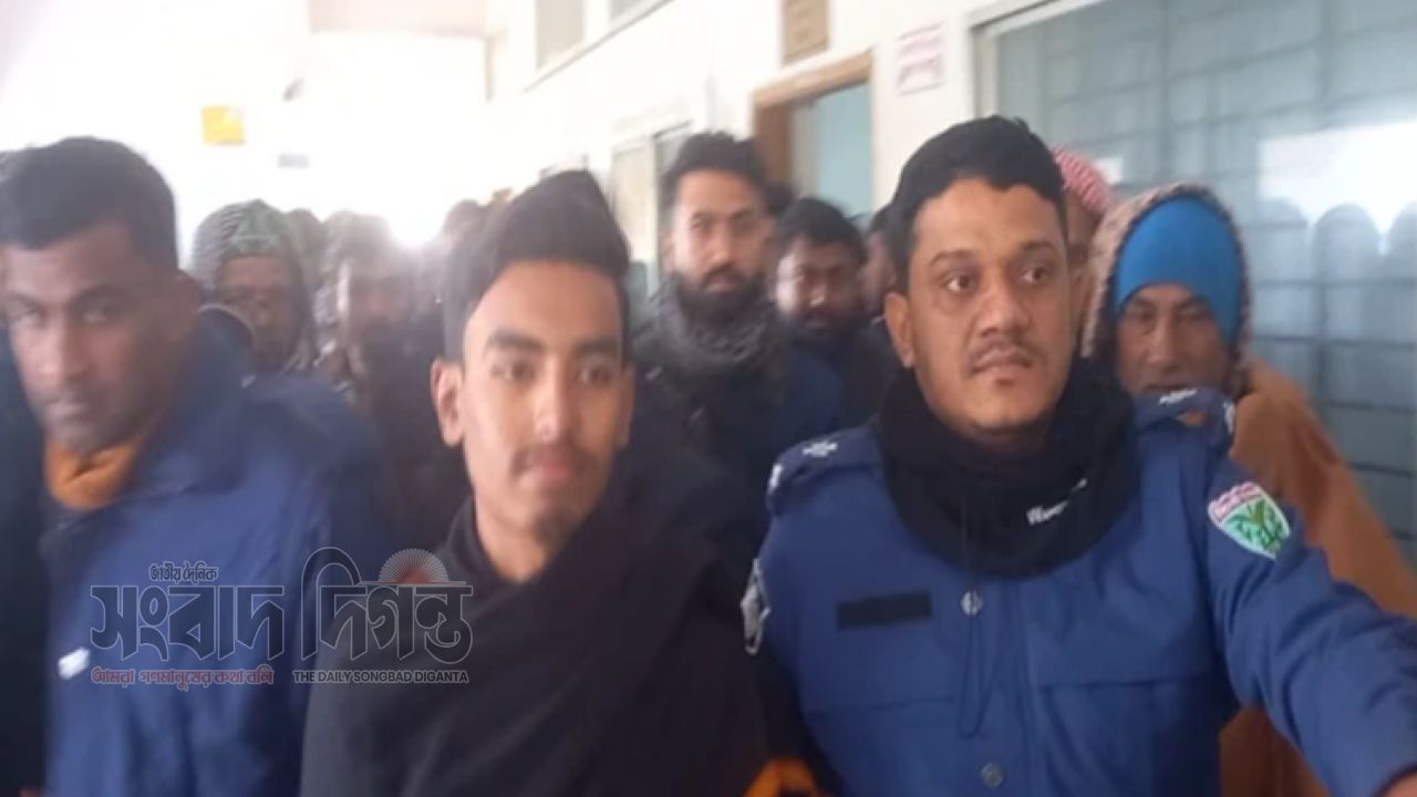 থানায় আশ্রয় নিলেন ছাত্রনেতা, অভিযোগে মিলেনি সত্যতা
