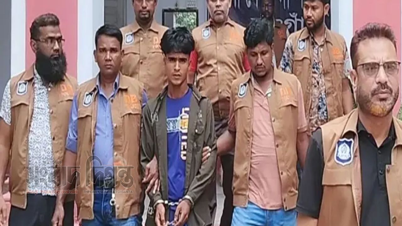 নওগাঁজুড়ে আতঙ্কের ‘সিরিয়াল কিলার’ গ্রেপ্তার, নারীদের টার্গেট করে চালাতো ভয়ংকর হামলা 