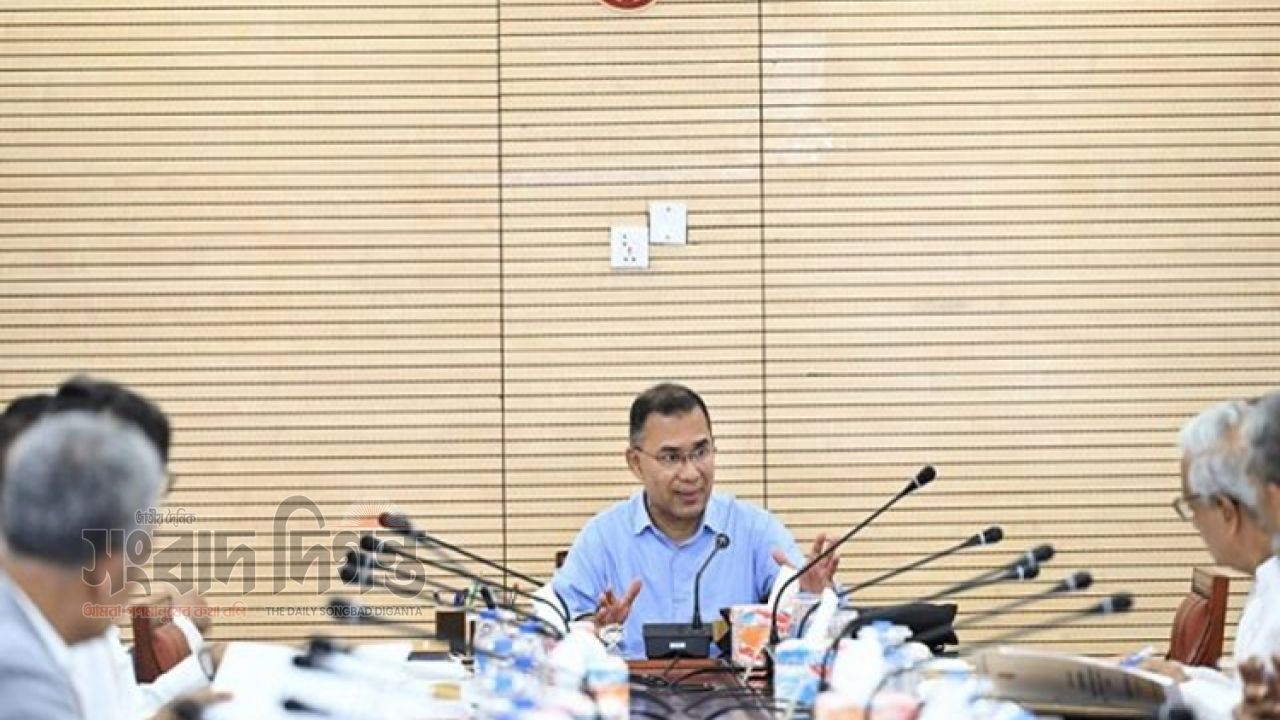 প্রধানমন্ত্রী তারেক রহমানের সভাপতিত্বে একনেক বৈঠক চলছে 