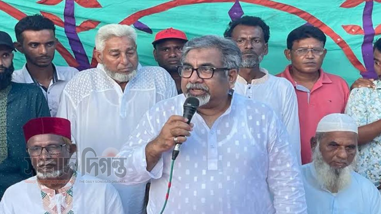 ধর্ষণ ও হত্যার শিকার শিশু নিসার বাড়িতে বিএনপি নেতা প্রিন্স
