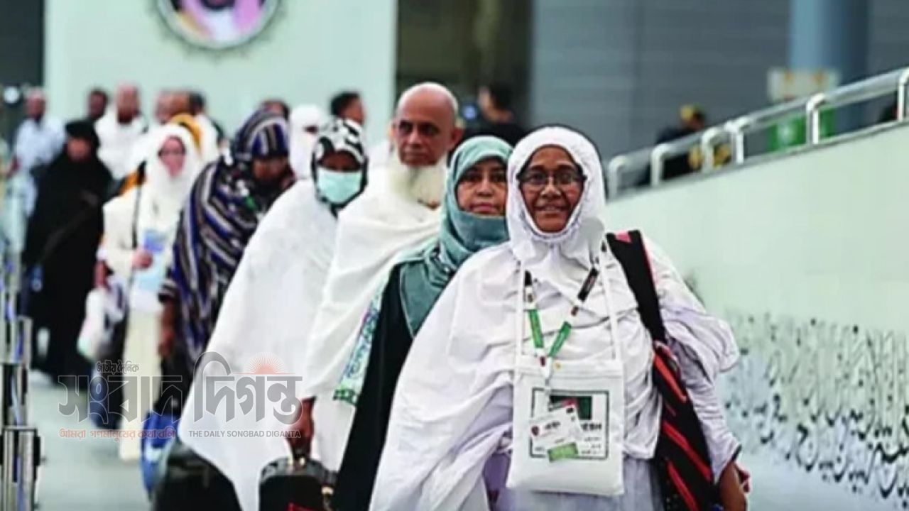 হজ শেষে দেশে ফিরেছেন ৬০ হাজার ৫৮৮ জন হাজি 