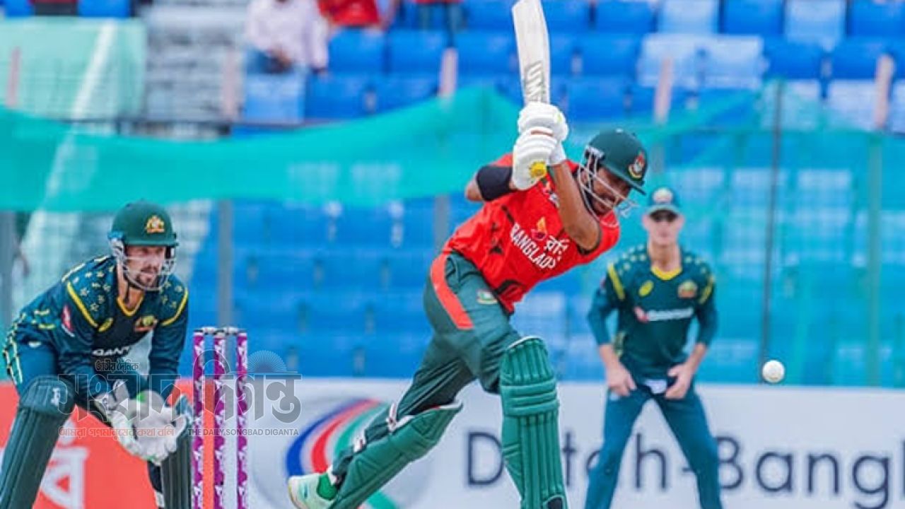 দুর্দান্ত শুরুর পর ব্যাটিং বিপর্যয়, অস্ট্রেলিয়ার তিন উইকেট তুলে নিল বাংলাদেশ