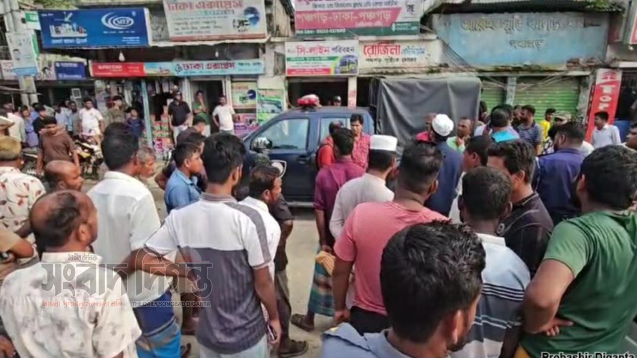 দৌলতদিয়ায় মাদকবিরোধী অভিযানে হামলা, হ্যান্ডকাপসহ আসামি ছিনতাই 