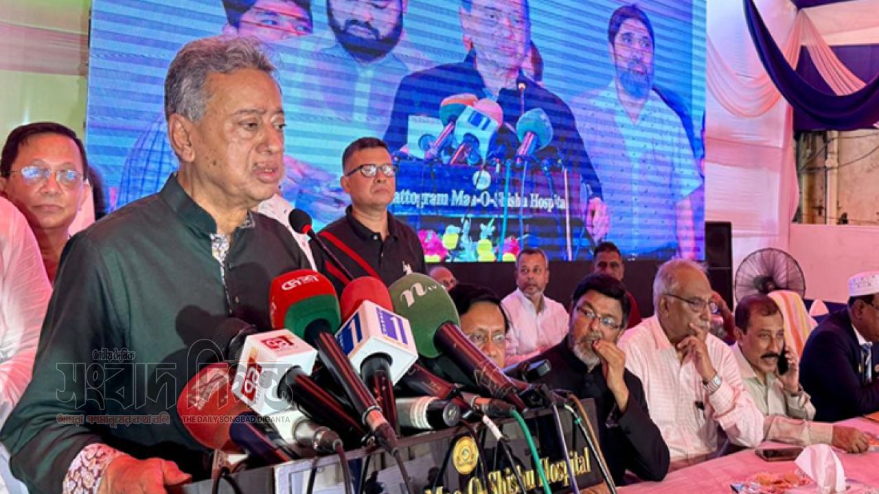 ঋণনির্ভরতা কমিয়ে বিকল্প অর্থায়নের পথে সরকার: অর্থমন্ত্রী আমির খসরু 