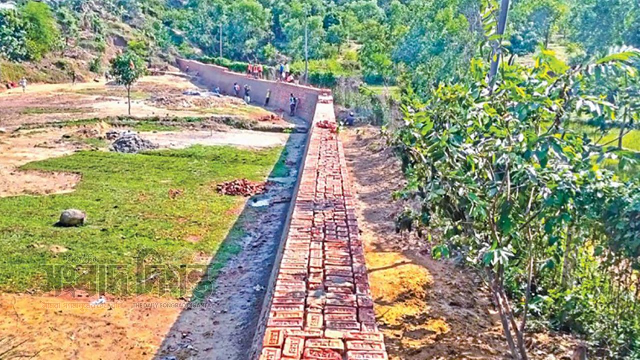হাতির আবাসস্থলে নির্মাণকাজ, প্রশ্নে পরিবেশ সুরক্ষা