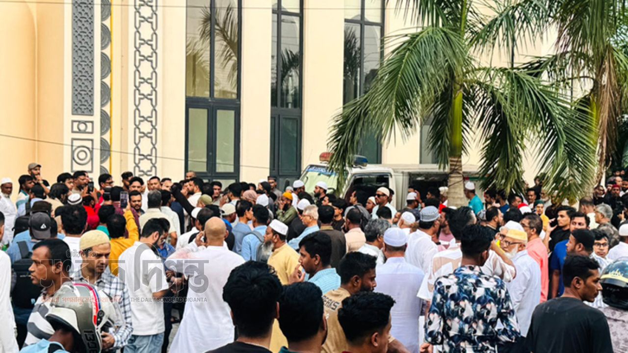 ৮০ বছর বয়সে না ফেরার দেশে আবদুস সাদেক