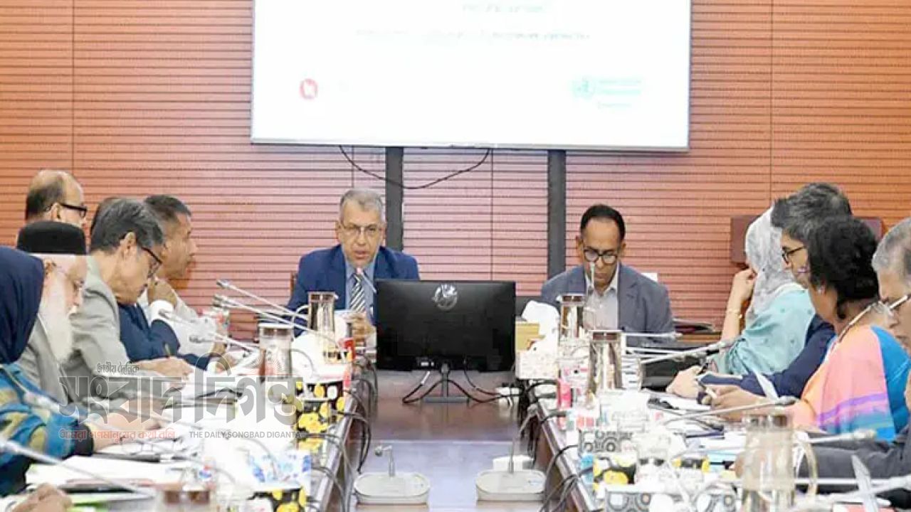 স্বাস্থ্যঝুঁকি মোকাবিলায় সরকারের সর্বাত্মক উদ্যোগ শুরু