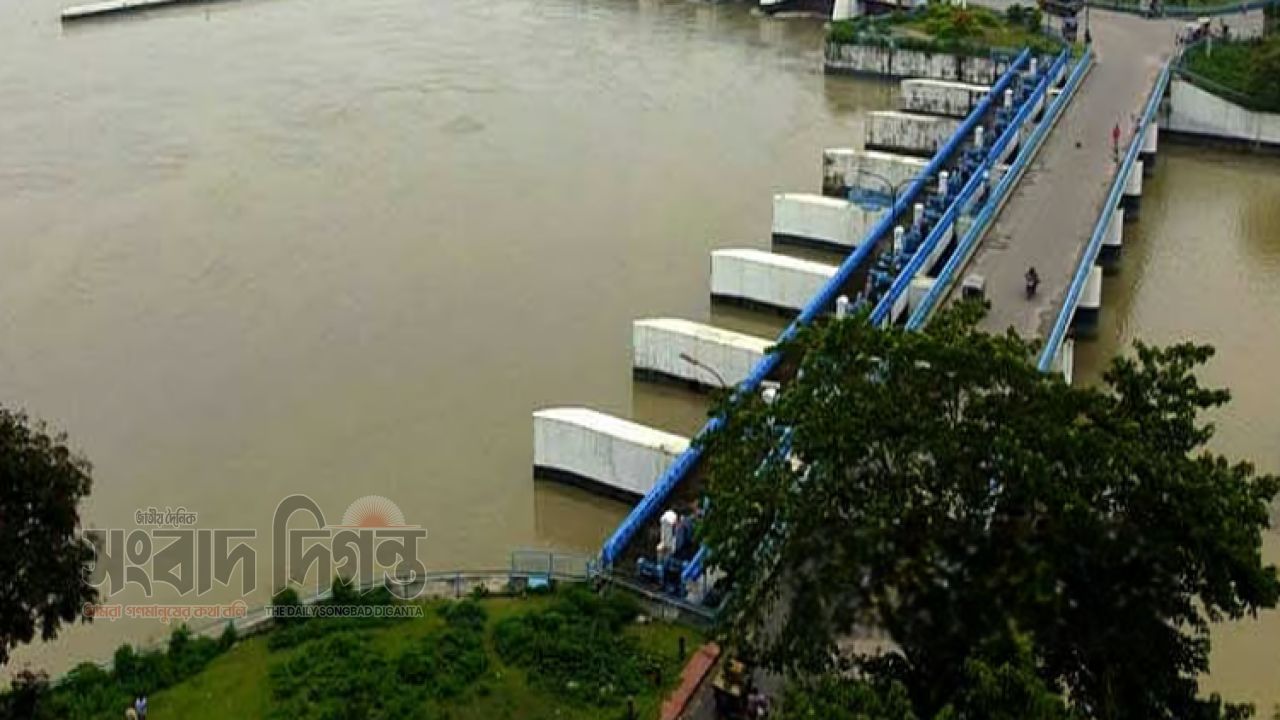 উজানের ঢল ও বৃষ্টিতে ফুলেফেঁপে উঠছে তিস্তা, আতঙ্কে নদীপাড়ের মানুষ 