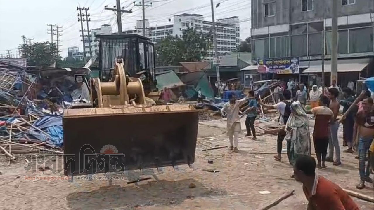 ধামরাইয়ে সওজ’র উচ্ছেদ অভিযানে হামলা, এক্সকাভেটর চালক রক্তাক্ত ও আহত