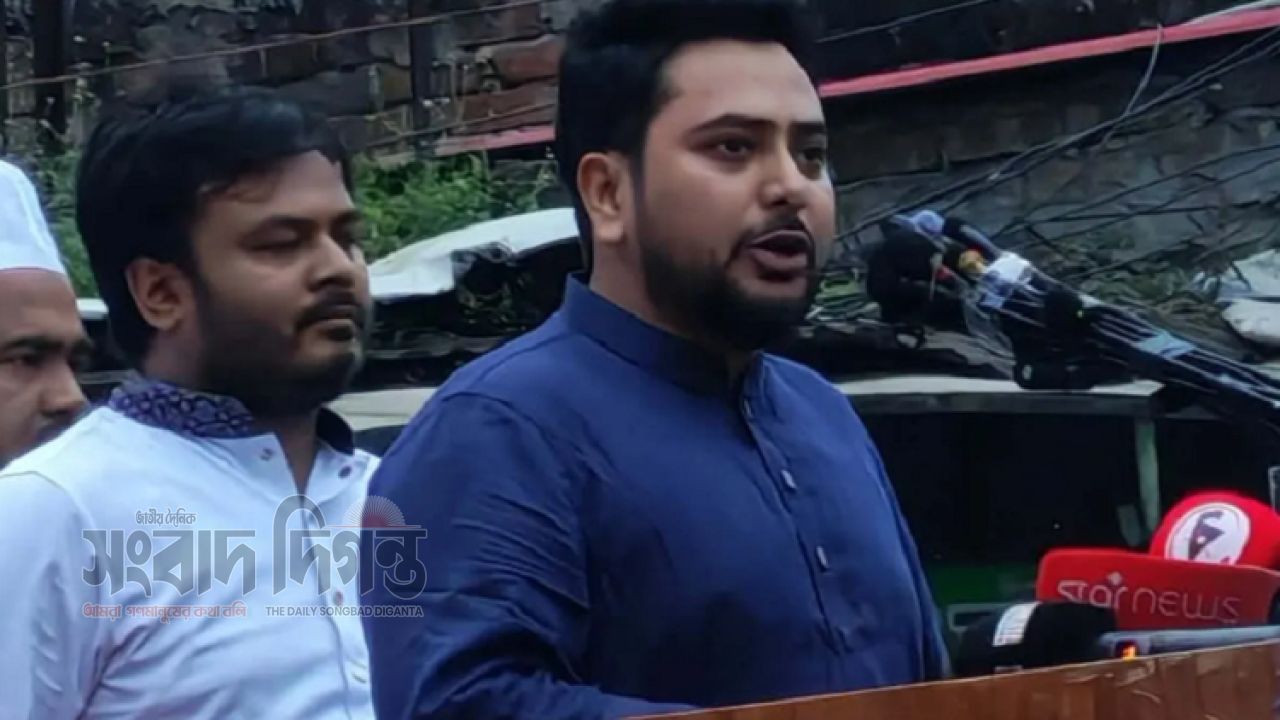 আওয়ামী লীগ বিচারের কাঠগড়ায়, বিএনপি জনগণের কাঠগড়ায় : নাহিদ ইসলাম