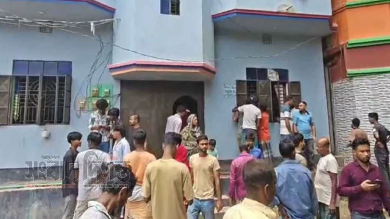 রায়পুরে একই পরিবারের তিনজনকে গলা কেটে হত্যা 