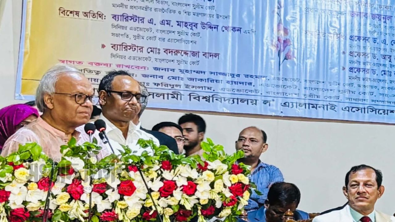 ন্যায়বিচার প্রতিষ্ঠায় তরুণ আইনজীবীদের অগ্রণী ভূমিকা রাখতে হবে :রিজভী