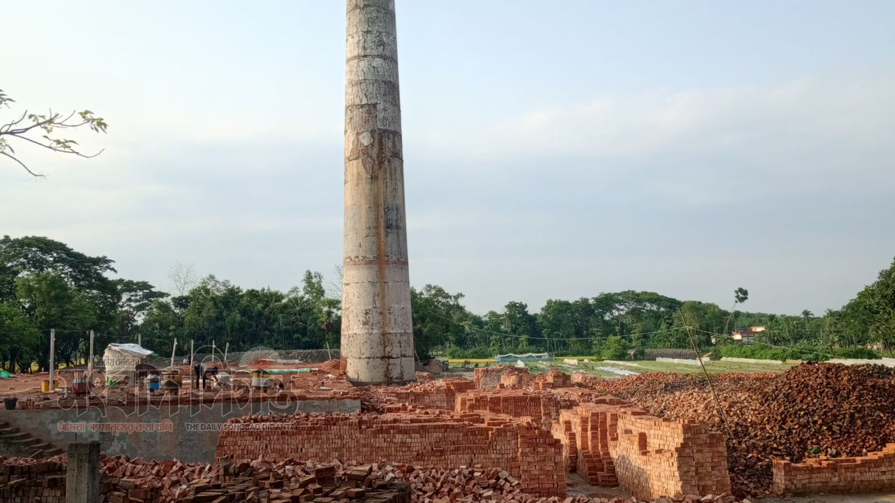 মণিরামপুরে নিউ ব্রিকস ইটভাটা নিয়ে বিভিন্ন দপ্তরে অভিযোগ ও মানববন্ধন 