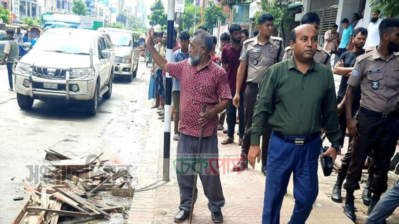 শিক্ষার্থীদের নিরাপত্তায় ডিএসসিসির বিশেষ অভিযান, বখাটে উচ্ছেদ ও ফুটপাত দখলমুক্ত 