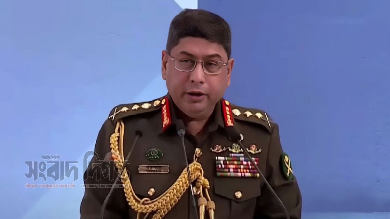 দ্বিপক্ষীয় প্রতিরক্ষা সহযোগিতা জোরদারে সফর শেষে দেশে সেনাপ্রধান 