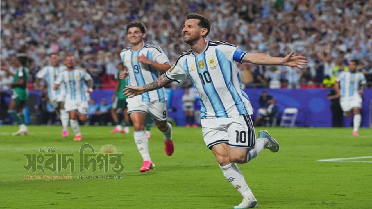 মেসির আত্মসমালোচনা, কষ্টার্জিত জয়ে শেষ ষোলোতে আর্জেন্টিনা 