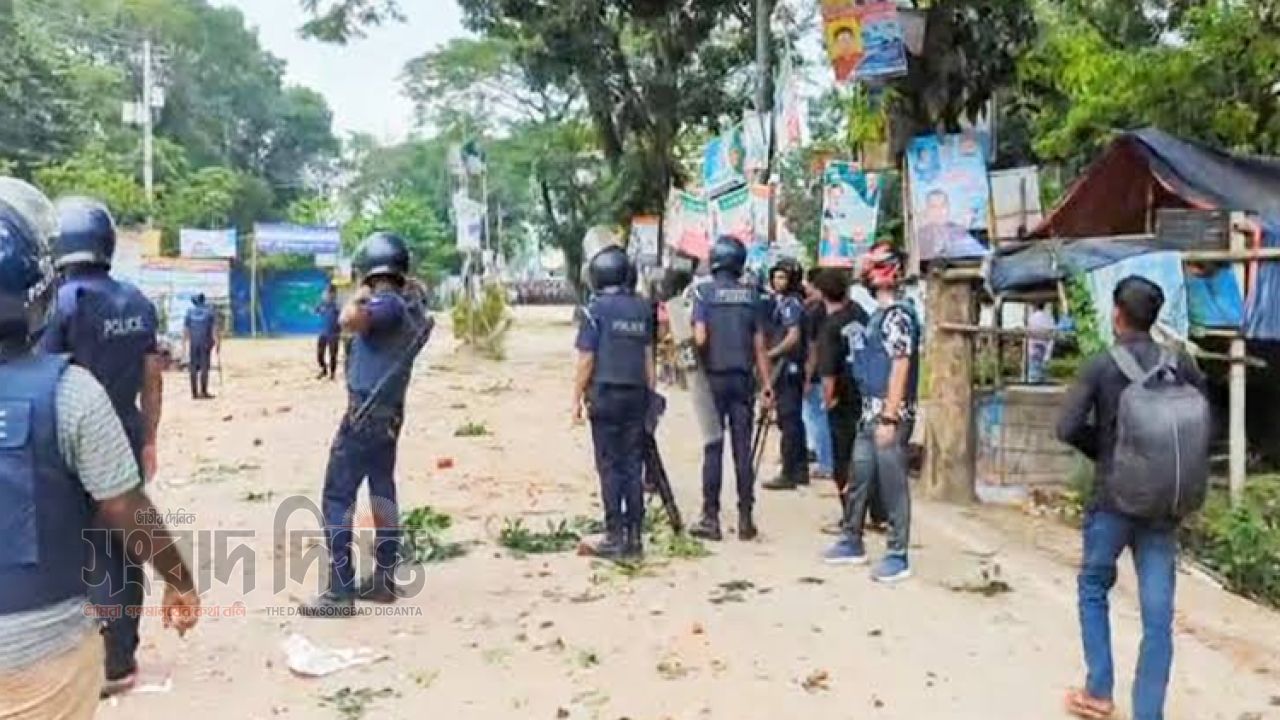 মাইকে ঘোষণা, দেশীয় অস্ত্র নিয়ে সংঘর্ষে আহত ৪০