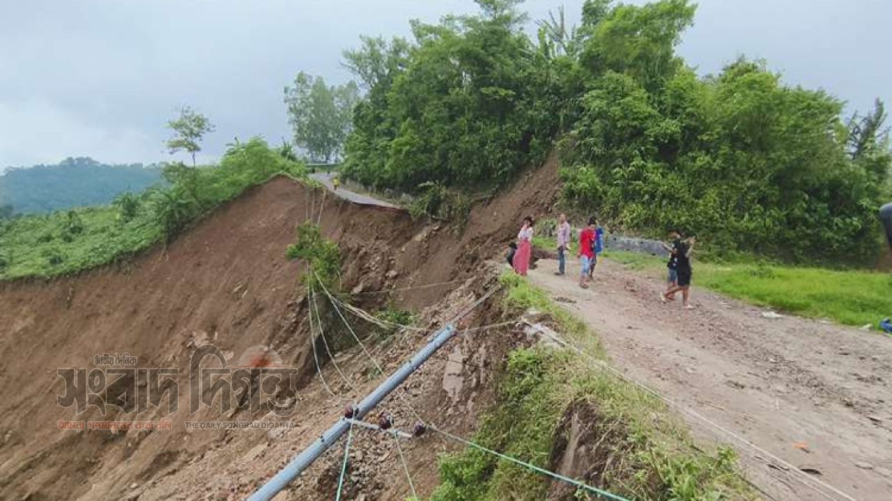 ভূমিধসে বিদ্যুৎ বিচ্ছিন্ন বান্দরবান, চলছে মেরামতের কাজ
