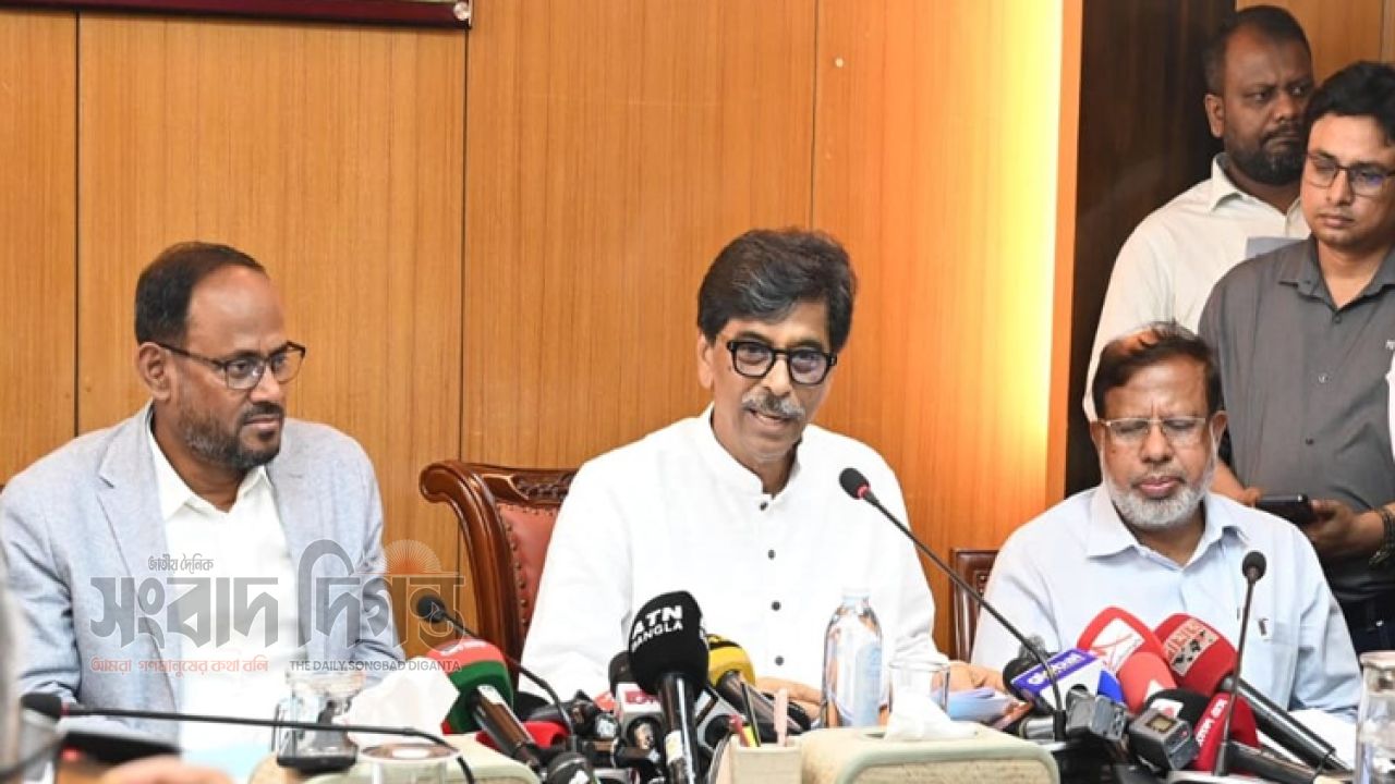 দেশীয় মাছ রক্ষায় সরকারের জোরালো উদ্যোগ, সংসদে জানালেন মৎস্যমন্ত্রী 