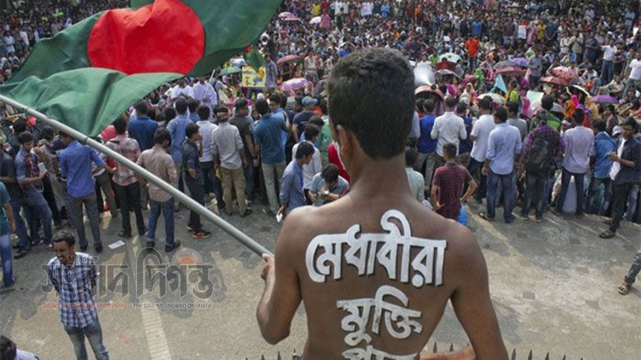 ‘জুলাইযোদ্ধা’ পরিচয়ে ভুয়া আবেদন! যাচাইয়ে ধরা পড়ল প্রায় ২০০ জাল দাবি