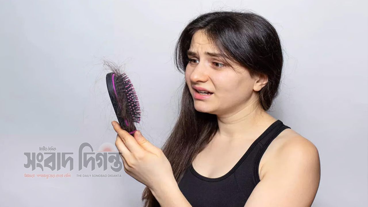 চুল পড়া কমাতে চাই সঠিক যত্ন ও পুষ্টিকর খাদ্যাভ্যাস 