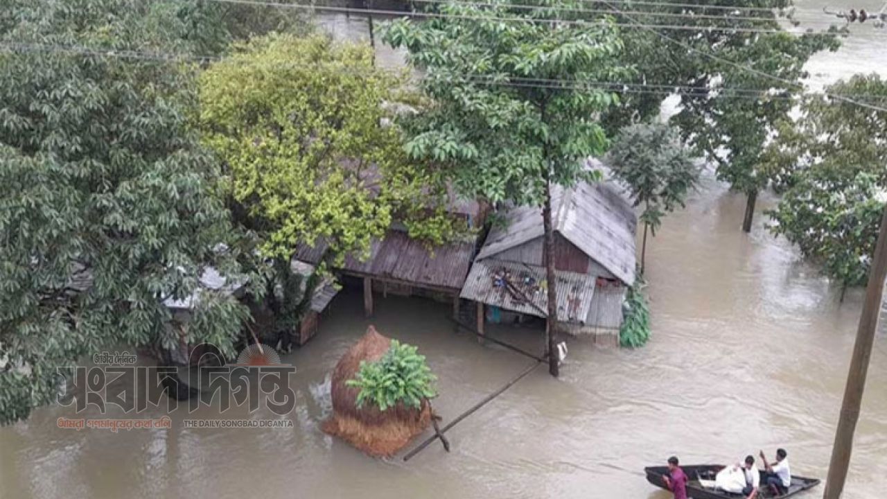 দেশজুড়ে টানা বর্ষণ: ৪ বিভাগে বন্যার শঙ্কা, ৫ জেলায় ভূমিধসের বিশেষ সতর্কতা 
