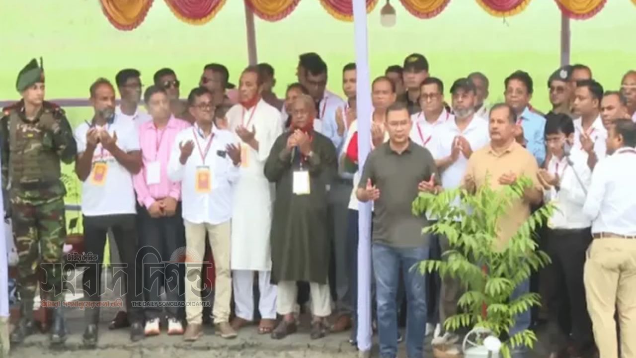 বরিশালে পৌঁছেছেন প্রধানমন্ত্রী, শুরু বৃক্ষরোপণ কর্মসূচি 