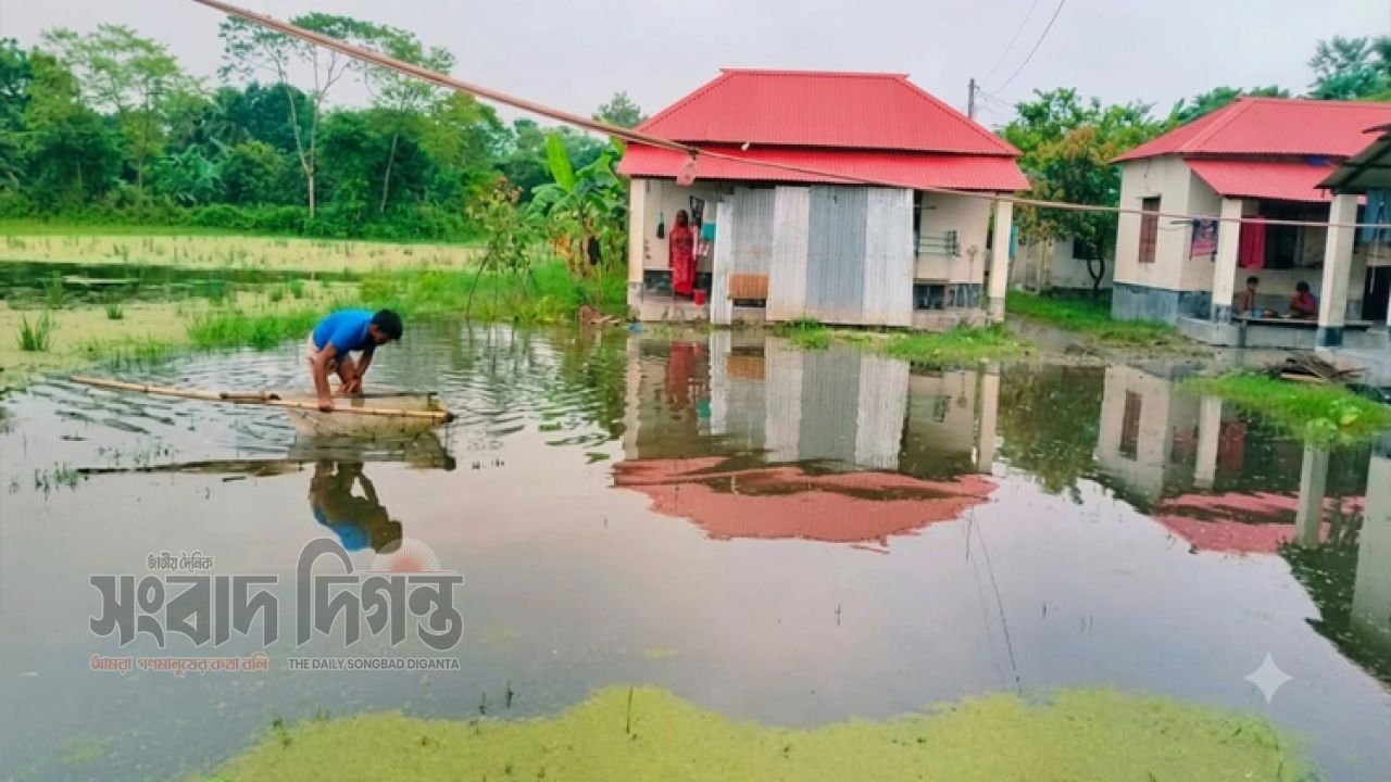 সরকারি আশ্রয়, কিন্তু নেই নিরাপত্তা বর্ষায় জলাবদ্ধতায় মানবেতর জীবন