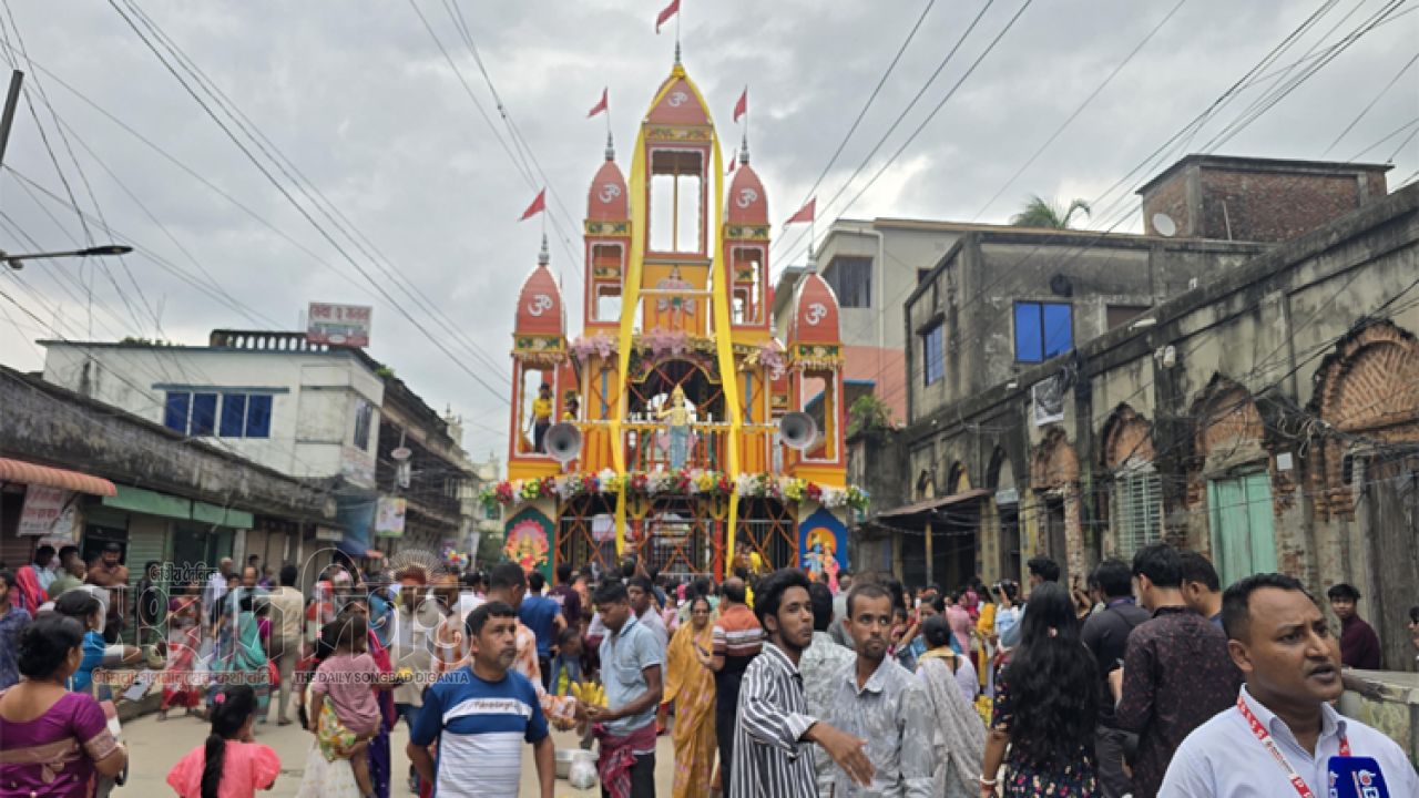 ঢাকার ধামরাইয়ে ৪০০ বছরের ঐতিহ্যবাহী শ্রী শ্রী যশোমাধবের রথযাত্রার শুরু আজ 