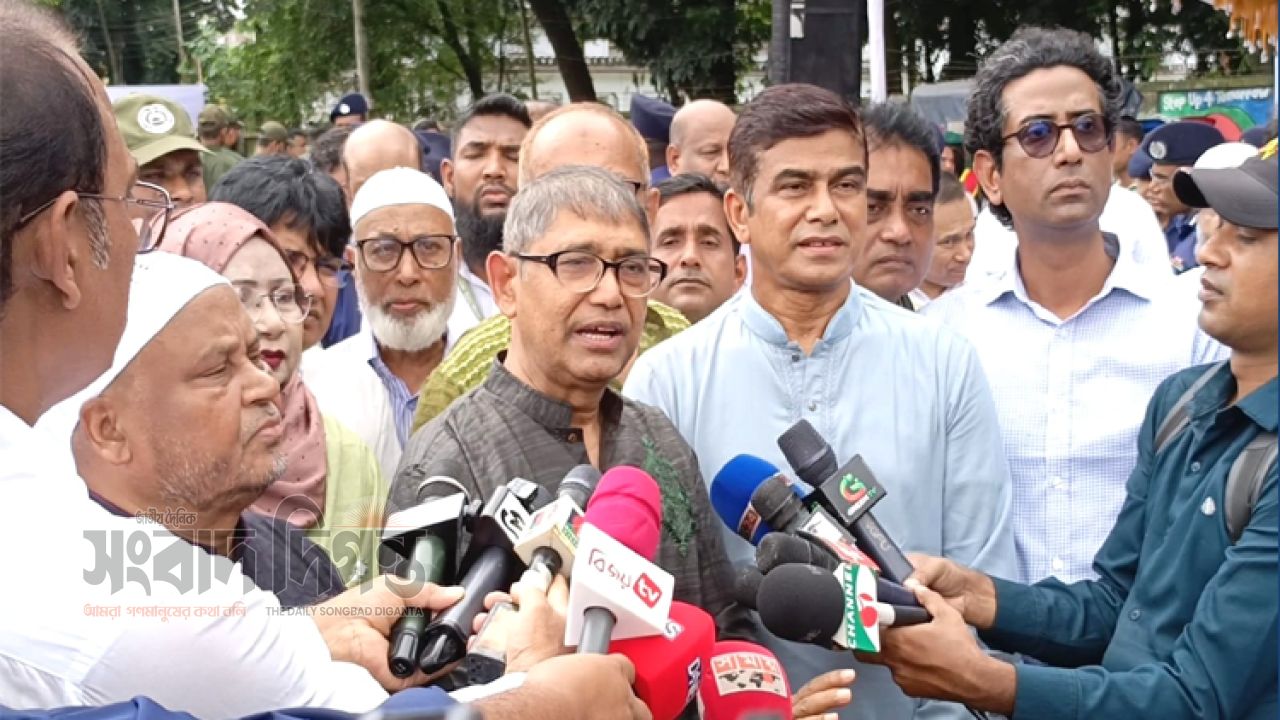 রংপুরে জুলাই শহীদদের প্রতি শ্রদ্ধা জানিয়ে মুক্তিযুদ্ধ বিষয়ক মন্ত্রীর বক্তব্য