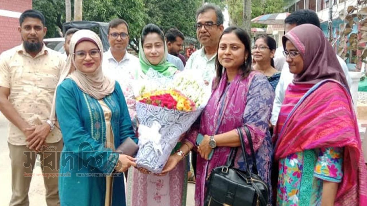 দুর্গাপুর উপজেলায় নবাগত ইউএনও উম্মে হাবিবা ফারজানার যোগদান 