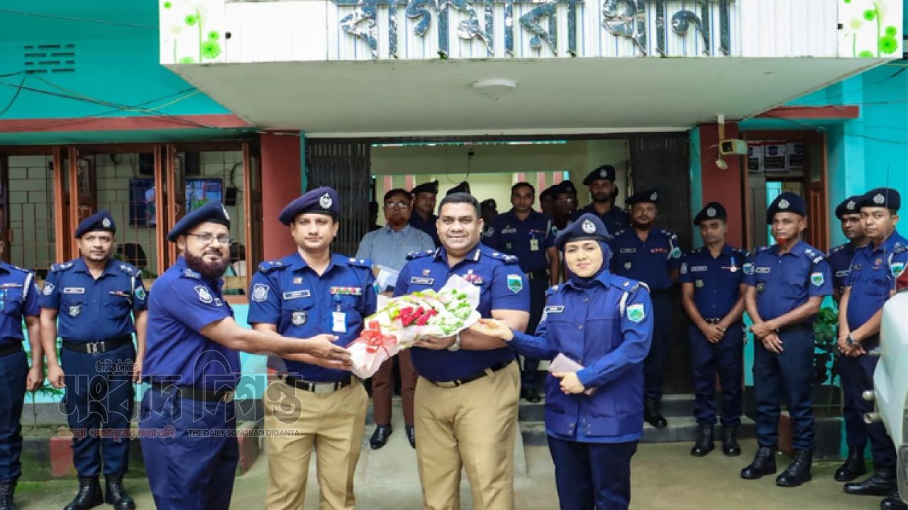 বাগমারা থানা দ্বিবার্ষিক পরিদর্শন করলেন রাজশাহী রেঞ্জের ডিআইজি 