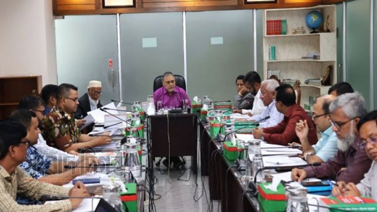 প্রবাসীদের ভোটব্যবস্থা নিয়ে আজ ইসির গুরুত্বপূর্ণ বৈঠক 