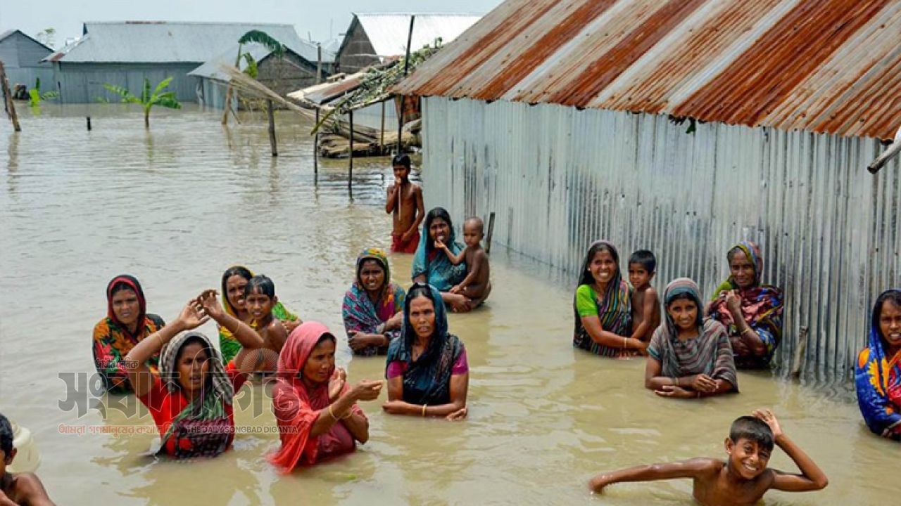 বন্যাকবলিতদের পাশে এমআরএ, ক্ষুদ্রঋণের কিস্তি তিন মাস স্থগিত
