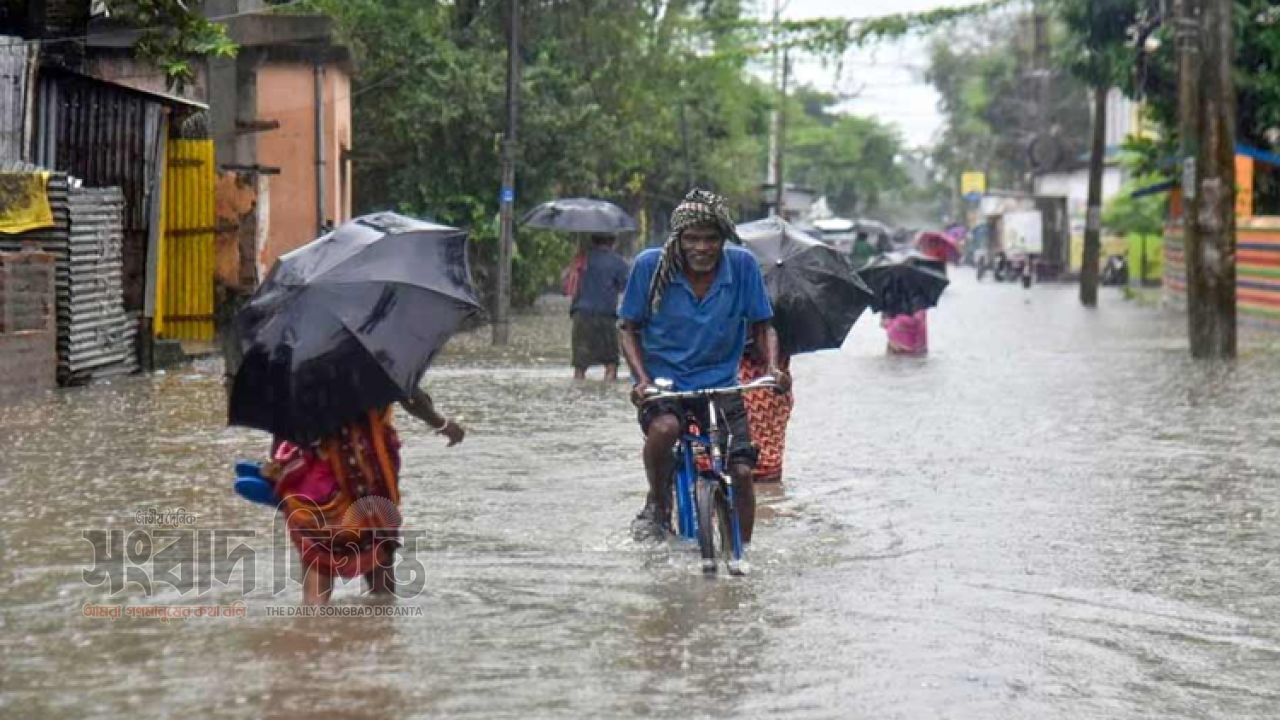 পাঁচ দিন দেশজুড়ে ভারী বর্ষণের সতর্কতা বৃষ্টি থামার লক্ষণ নেই