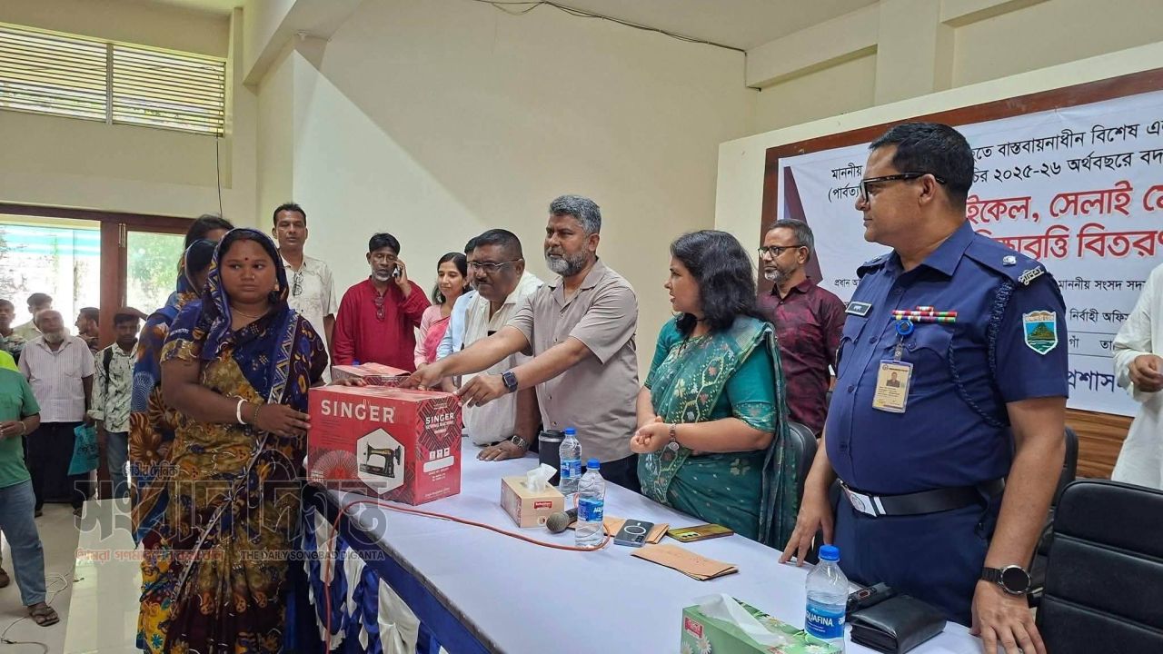 শিক্ষা ও স্বাবলম্বিতায় নতুন উদ্যোগ: বদলগাছীতে শিক্ষার্থী ও নারীদের সহায়তা