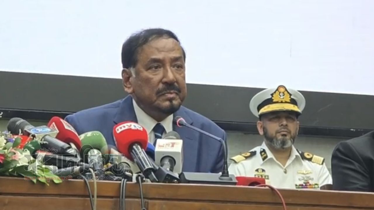রাষ্ট্রপতির দায়িত্বে স্পিকার হাফিজ উদ্দিন আহমদ, জারি হলো প্রজ্ঞাপন